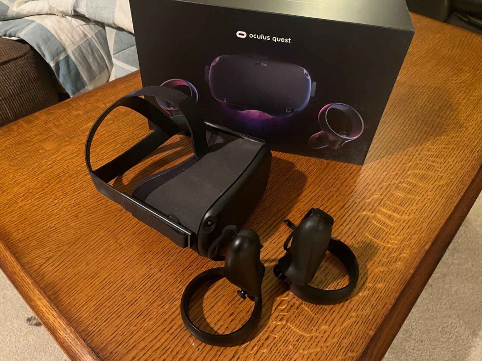 Oculus Quest All-in-one VR Gaming Headset �?64GB or 28GB.